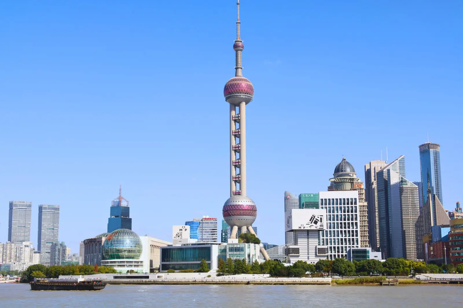 上海阳赞广广告画册印刷工艺对比：烫金与UV局部上光效果解析