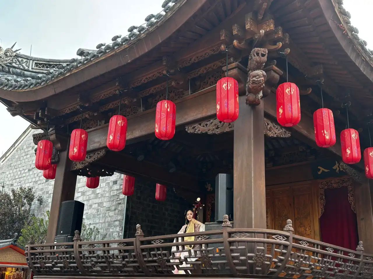 企业名片制作与宣传单页印刷的常见工艺对比及适用场景分析