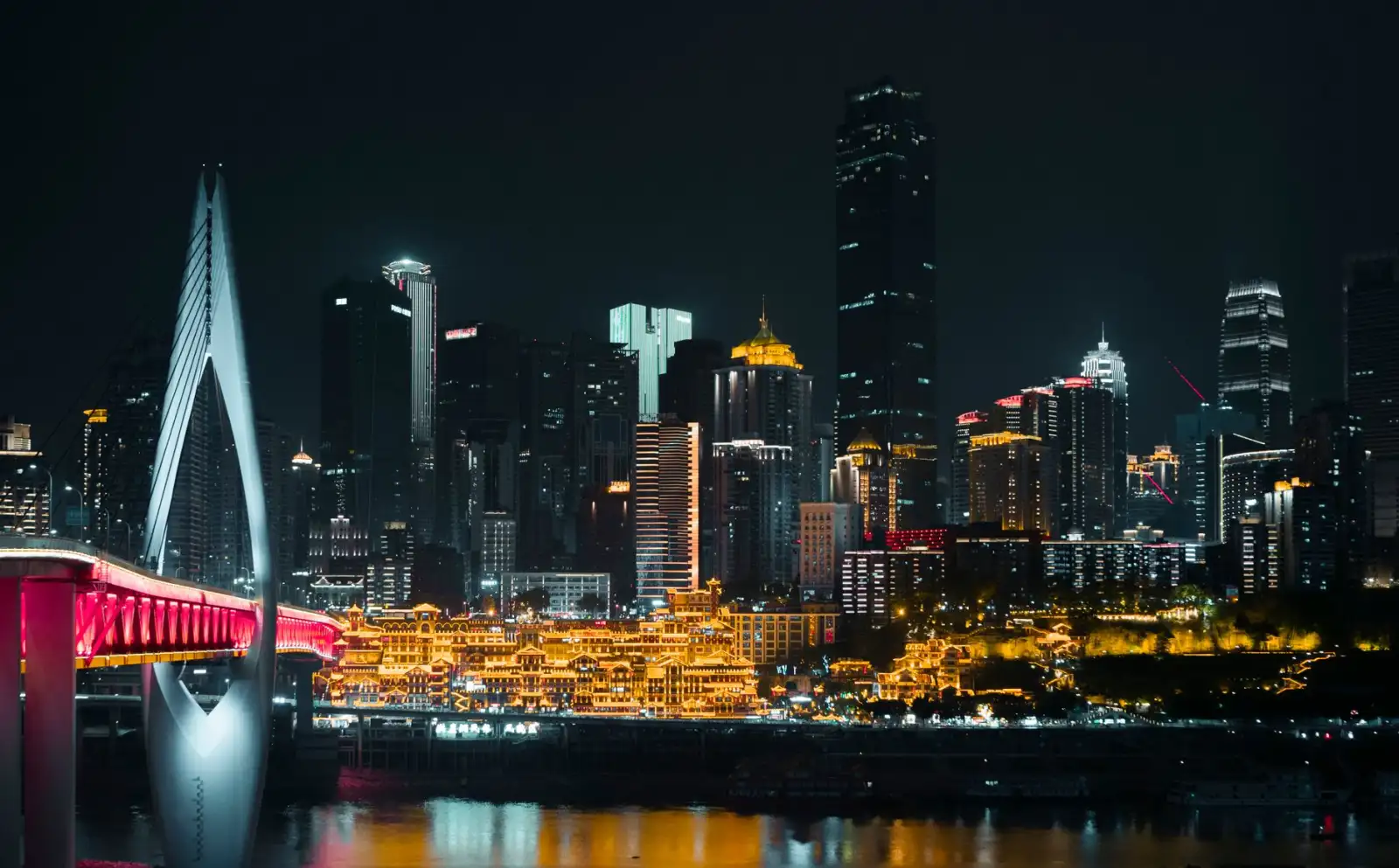 企业名片制作与宣传单页印刷的常见工艺对比及适用场景分析