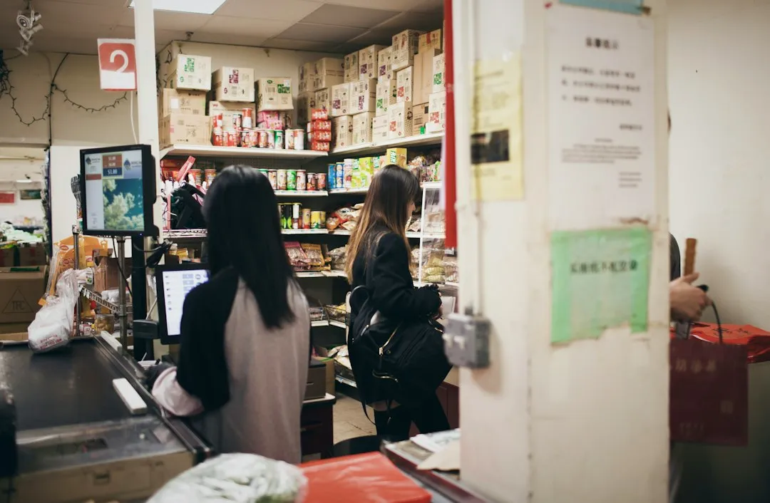 商务画册印刷工艺选型指南：从纸张到装订的品质把控要点